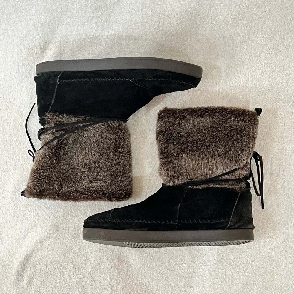 TOMS Nepal Black Suede Faux Fur Moccasin Boot Size 10
